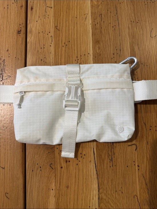 Athleta Handbags - Athleta Crossbody Belt Bag